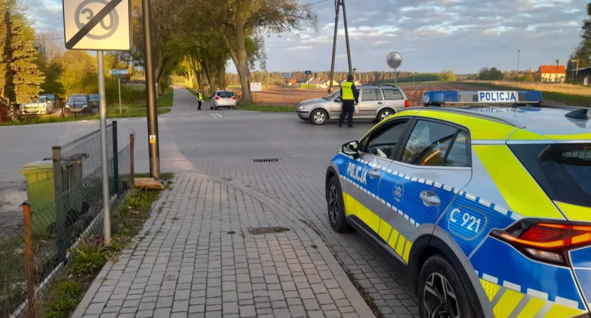 Policjanci ponownie badali stan trzeźwości kierowców. Jeden z nich wydmuchał pół promila