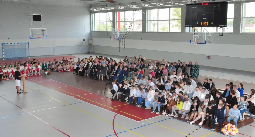 Za nami oficjalne otwarcie gminnej hali widowiskowo-sportowej w Bukowcu. Zobaczcie zdjęcia i film