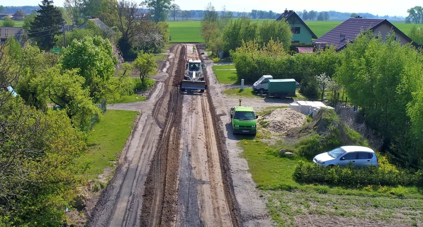 Drogi w budowie. Trwają prace przy kolejnych odcinkach w gminie Bukowiec