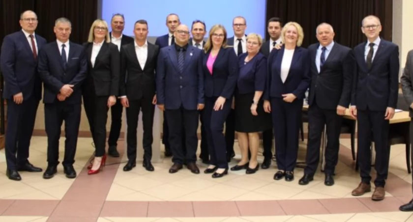 I sesja Rady Gminy Osie. Dawid Warzyński przewodniczącym