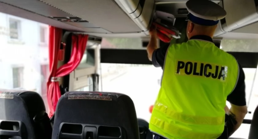 Chciał zawieźć dzieci na wycieczkę będąc pod wpływem alkoholu. Odpowie za to przed sądem