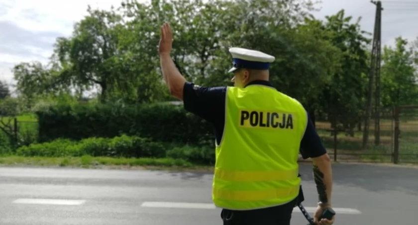Policjanci skontrolowali 65 pojazdów. Ujawnili 50 wykroczeń