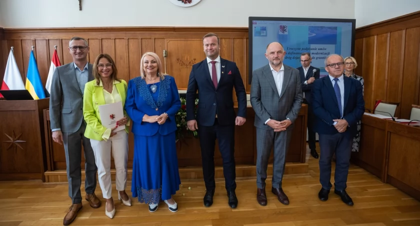 Pieniądze na wiejskie drogi. Gmina Świecie z dofinansowaniem