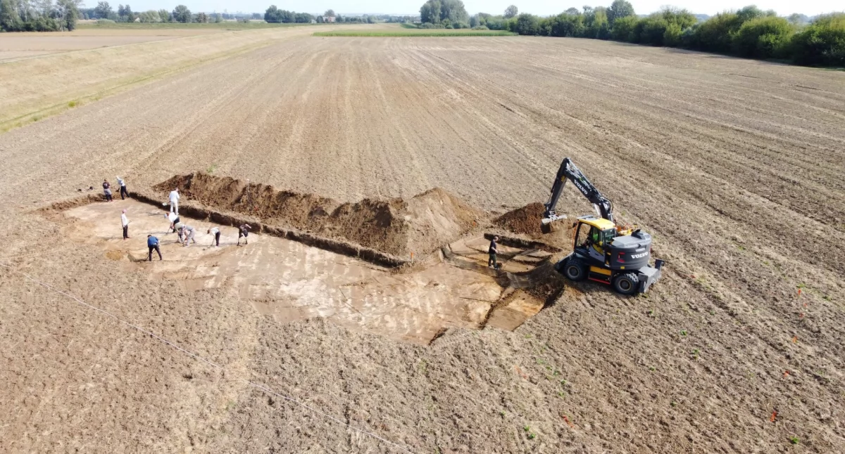 Prace archeologiczne w Chrystkowie. Badają pozostałości osady sprzed ponad 6 tys. lat
