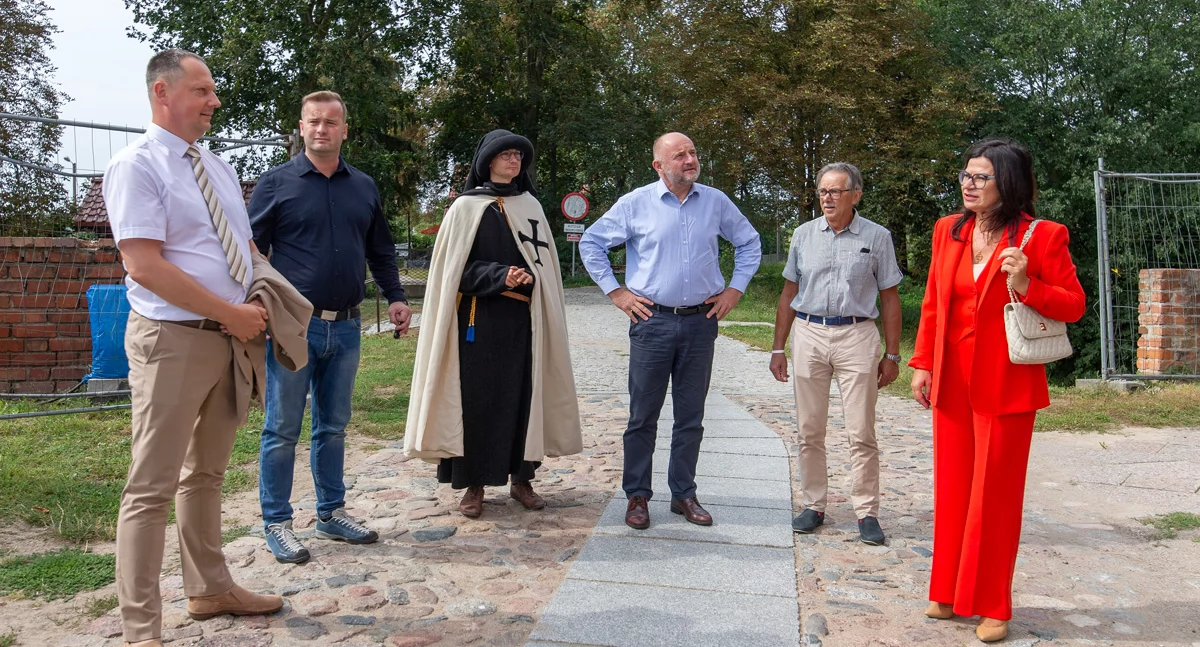 Marszałek w Świeciu. Odwiedził zamek i mieszkania chronione