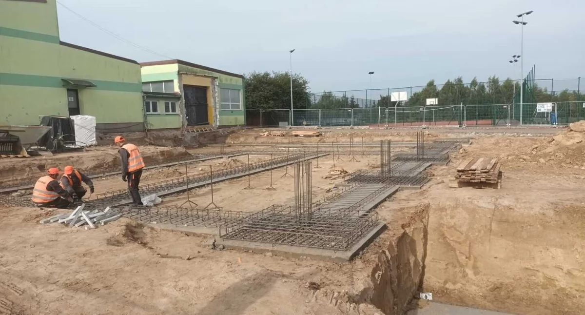 Budowa hali sportowej w Drzycimiu. Pierwsze fundamenty zostały wylane