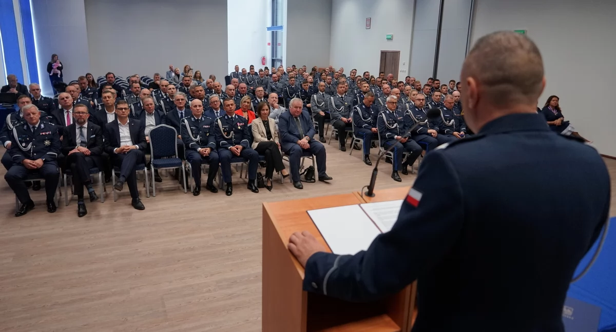 Policjanci ze Świecia docenieni. Za swoją postawę otrzymali Kryształowe Serca