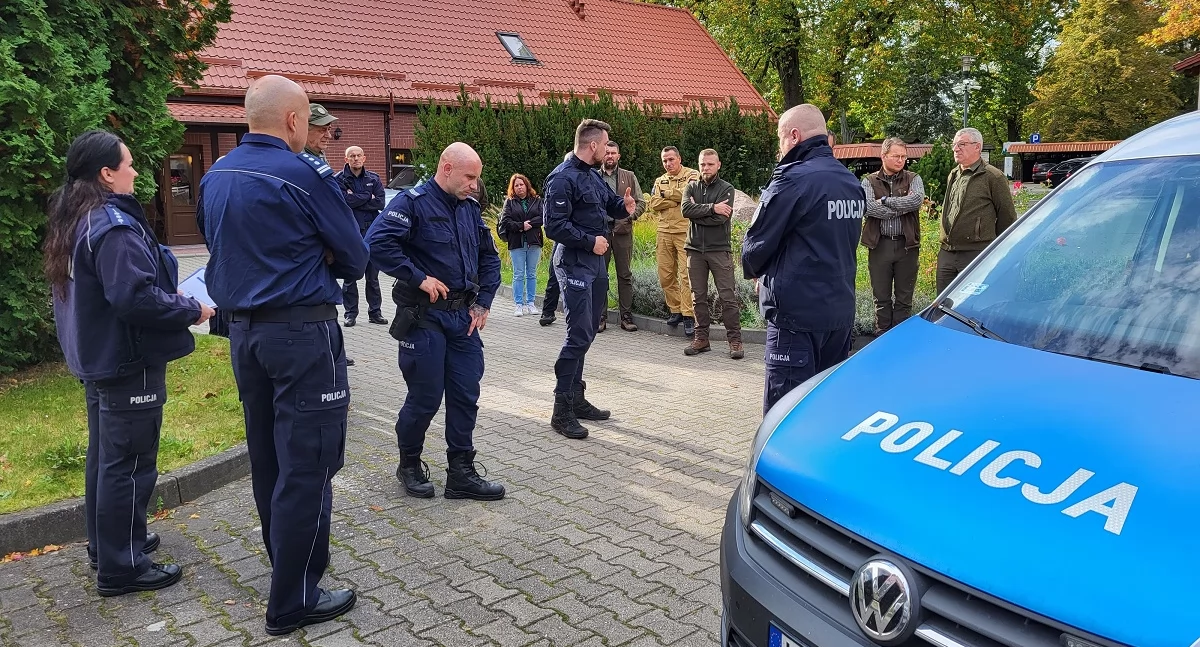 Szkolenie służb w powiecie świeckim. Funkcjonariusze spotkali się w siedzibie Nadleśnictwa Dąbrowa