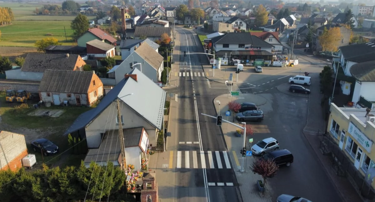 Nowa sygnalizacja na drodze nr 240. Zamontowany został też system pomiaru prędkości 