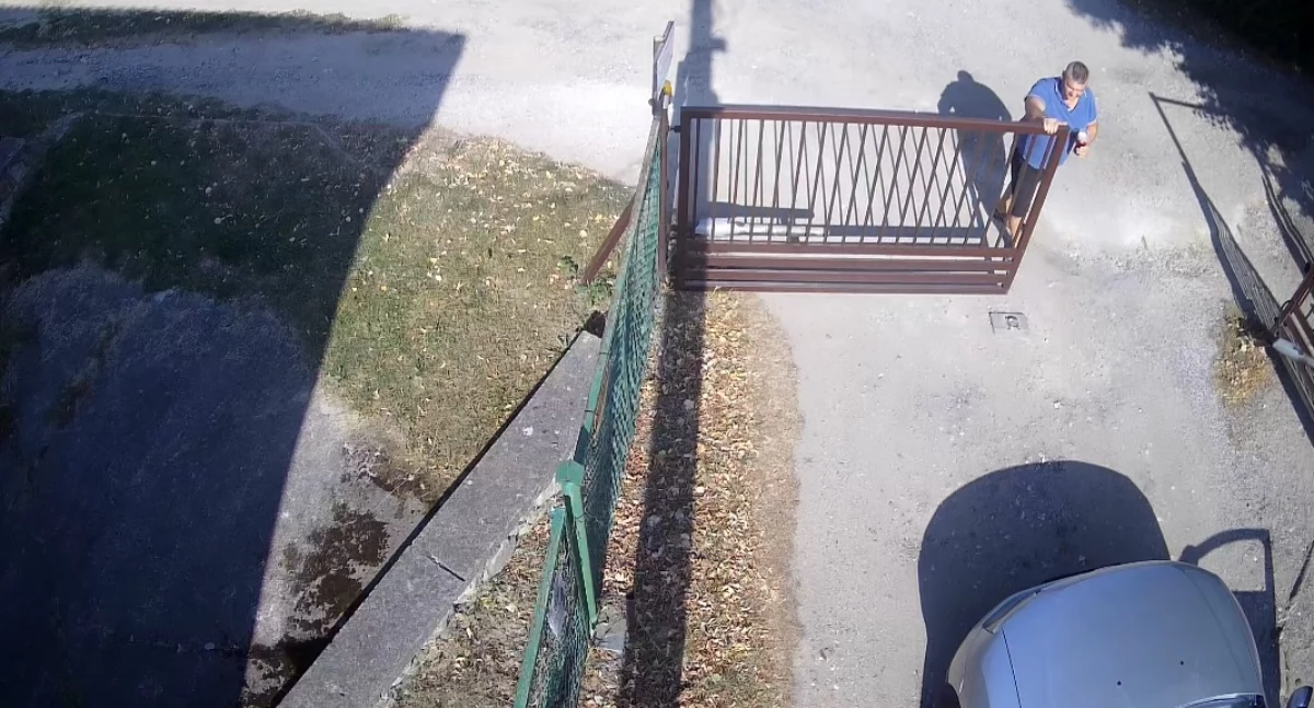 Uszkodził bramę wjazdową na terenie ogródków. Policja publikuje jego wizerunek [WIDEO]