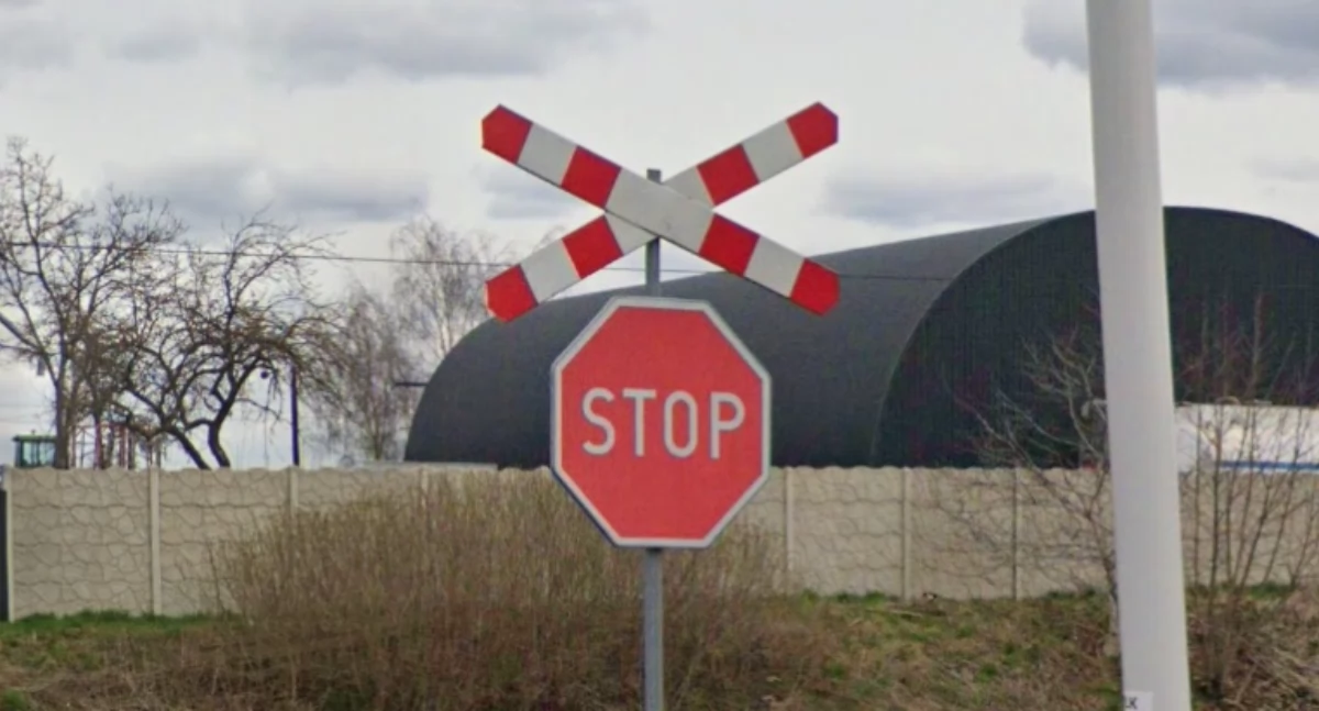 Przejazd kolejowy zostanie zamknięty. Wytyczono objazdy