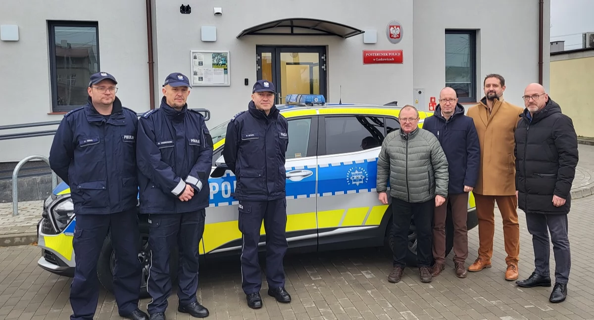 Policjanci z Laskowic mają nowy radiowóz. Dołożyła się gmina