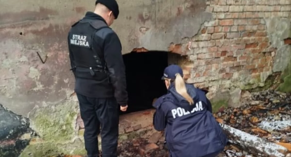 Służby sprawdzają miejsca, gdzie mogą przebywać osoby bezdomne. Jest apel