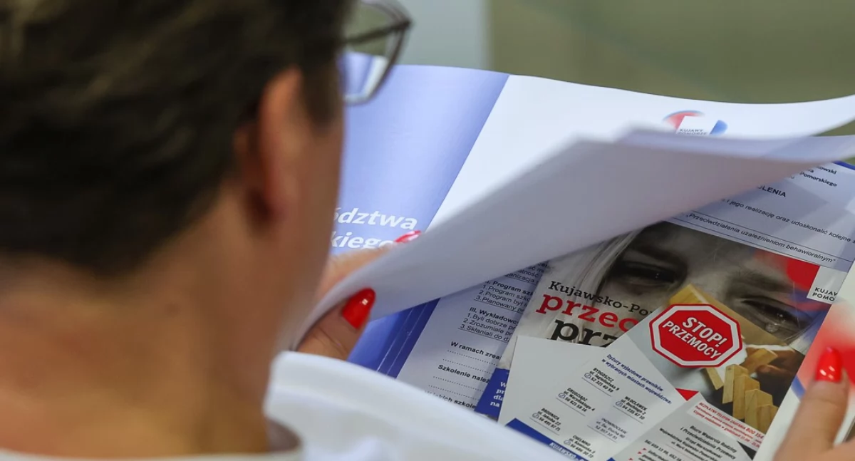Wsparcie dla osób dotkniętych przemocą domową. Gdzie można uzyskać pomoc?