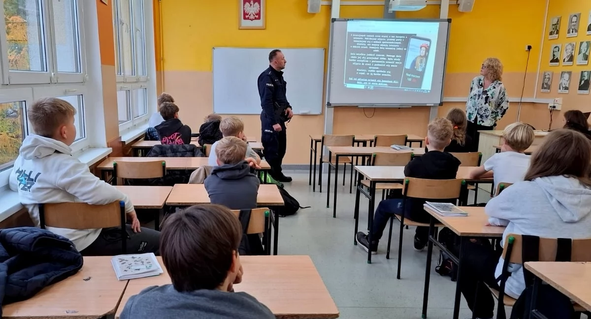 O hejcie z uczniami SP w Nowem. Policjant odwiedził placówkę 