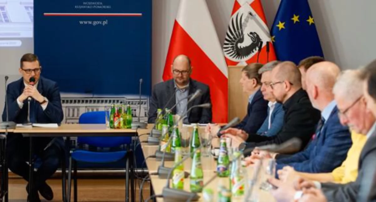 Spotkanie wojewody z samorządowcami i przedstawicielami służb z powiatu świeckiego. O czym rozmawiano?