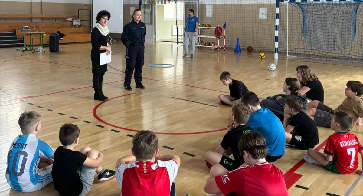 Policjanci edukują nawet podczas ferii. Rozmawiano z dziećmi o zagrożeniach