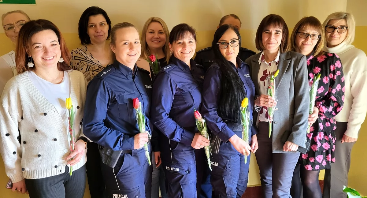 Dzień Kobiet w KPP Świecie. Doceniono policjantki i pracownice cywilne