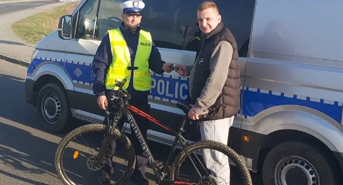 Policjanci podczas kontroli wręczali... upominki. I przypominali o obowiązkach
