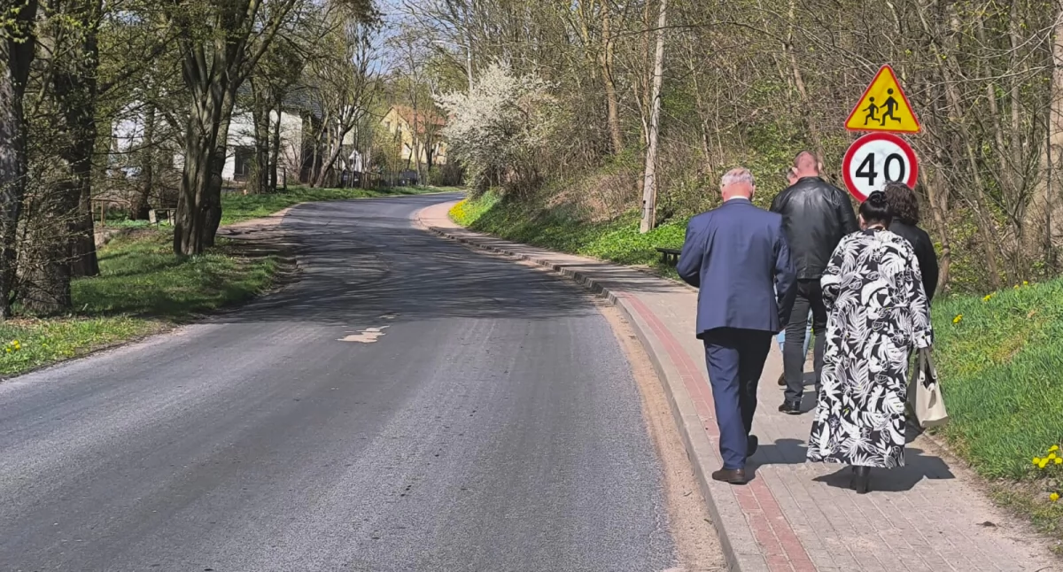 Wizja w terenie. Samorządy łączą siły w celu wyremontowania drogi