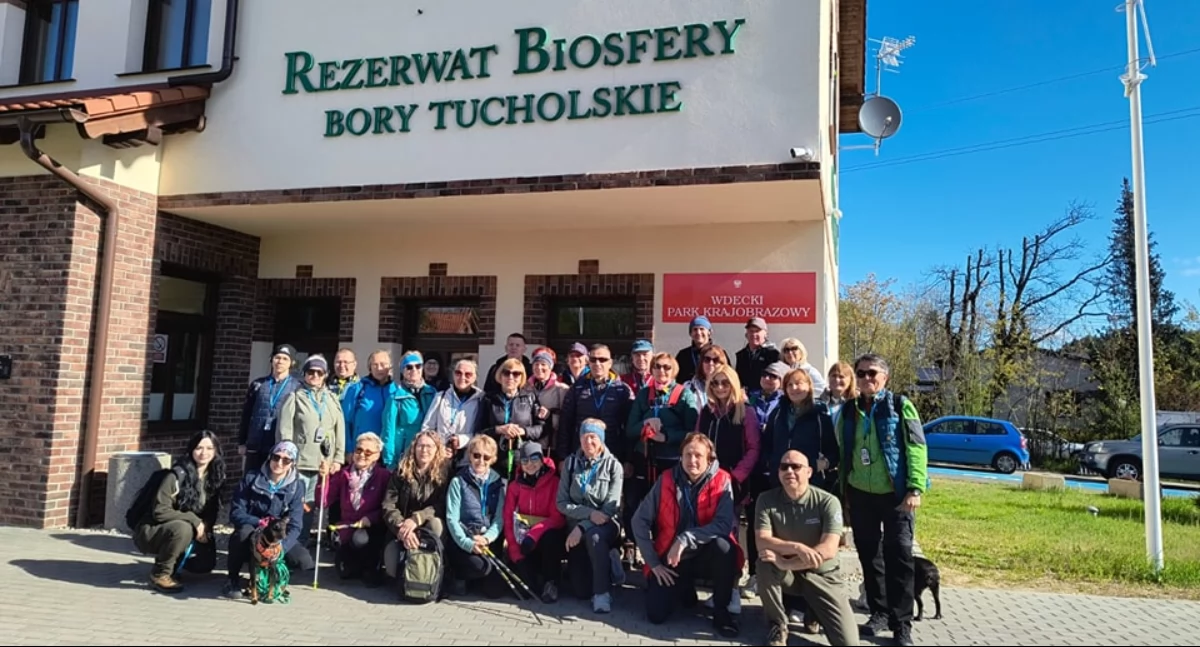 Przemierzali las. W ramach akcji „Eskapada – Poznaj swój region z przewodnikiem”