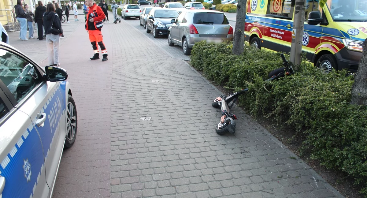Wypadek na hulajnodze elektrycznej w Świeciu. Dwie osoby zostały zabrane do szpitala