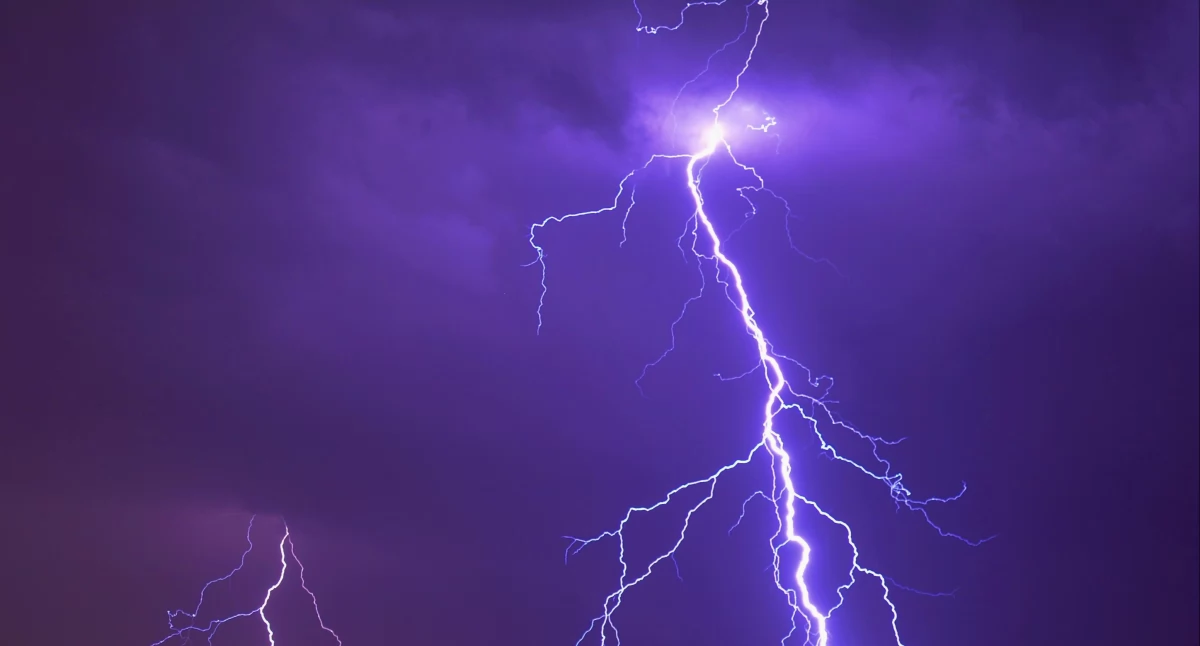 Uwaga na burze. Wydano ostrzeżenie dla powiatu świeckiego