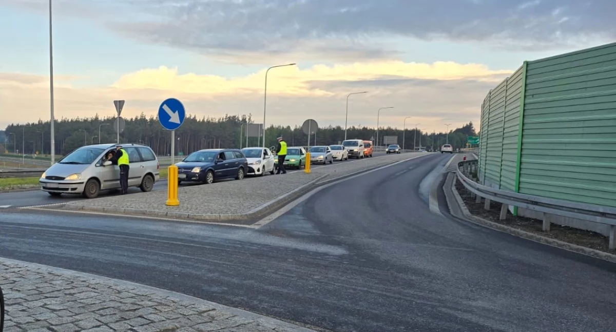 70-letni kierowca wydmuchał 2,2 promila. Nie tylko on wpadł w ręce policji