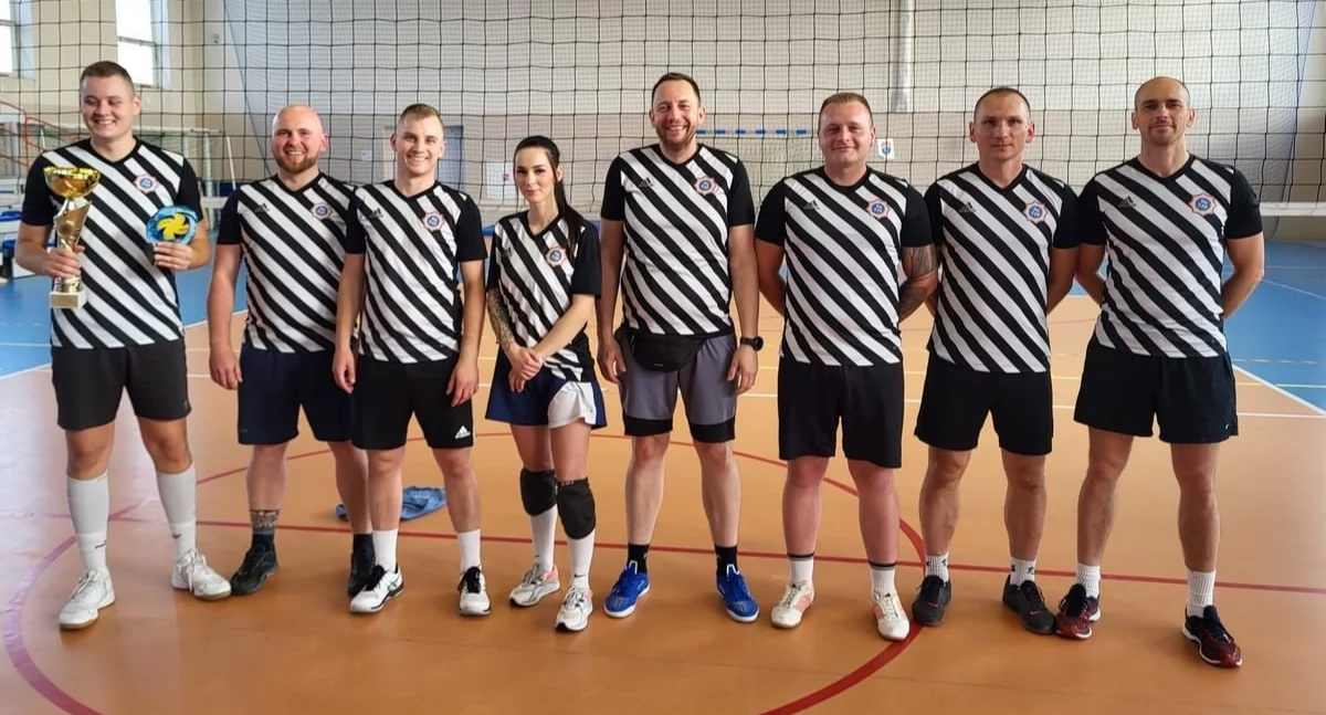 Mistrzostwa policjantów w siatkówce. Funkcjonariusze ze Świecia na pierwszym miejscu