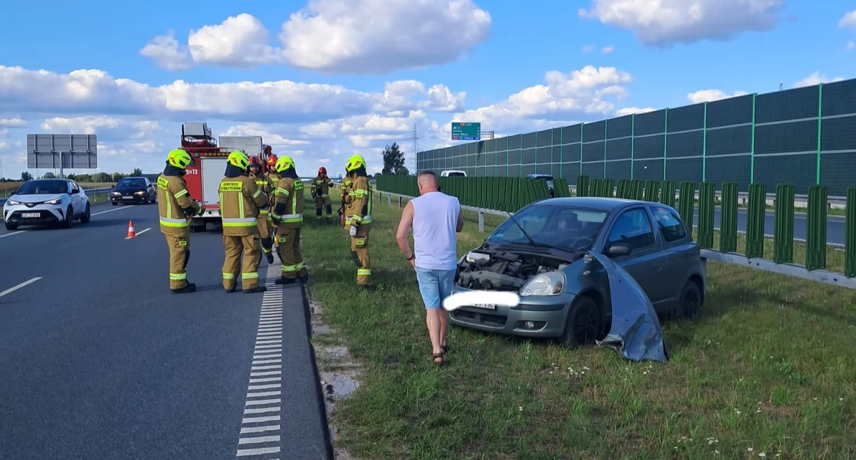 Samochód osobowy wypadł z drogi na trasie S5. Konieczna była interwencja służb