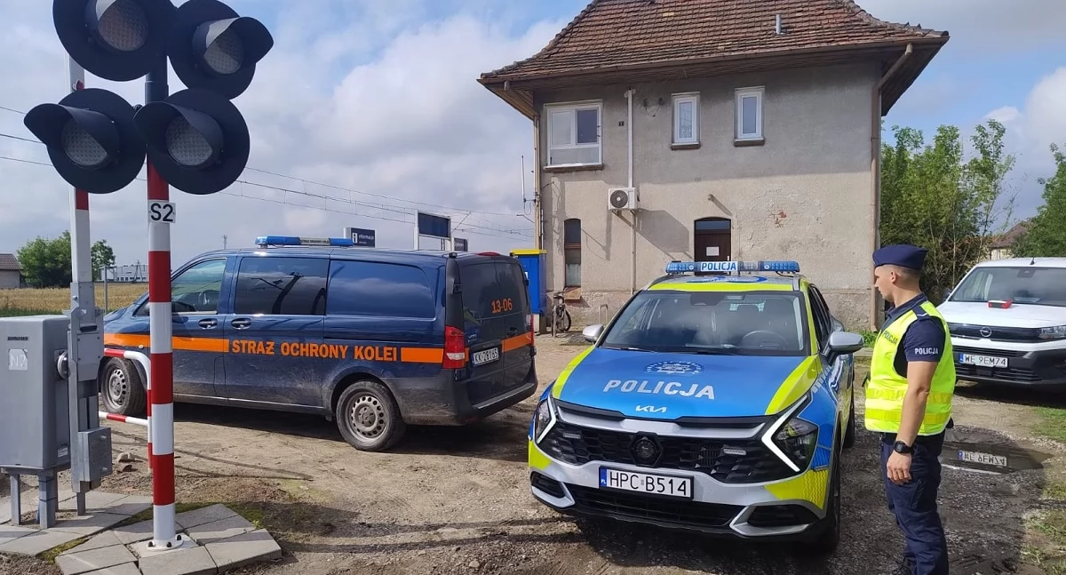 Policja, PKP PLK i Straż Ochrony Kolei przy przejazdach. Wspólna akcja służb