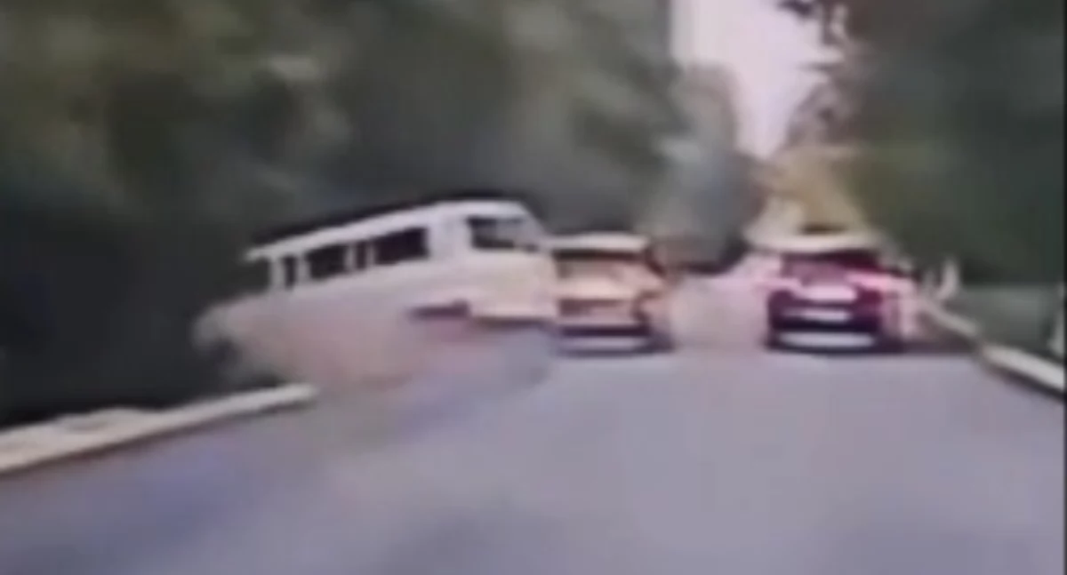 Groźnie wyglądająca kolizja na DW240. Obaj kierowcy zostali ukarani [WIDEO]