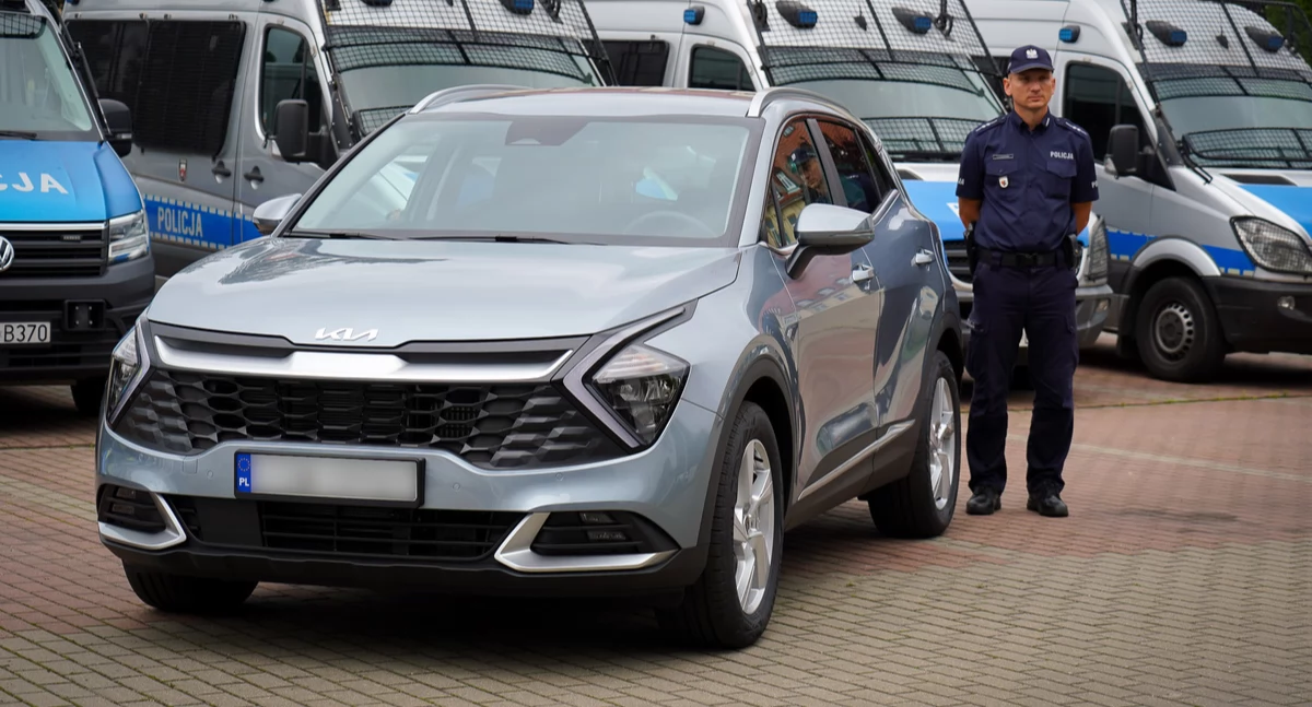 Policjanci ze Świecia mają nowy radiowóz. To kia sportage