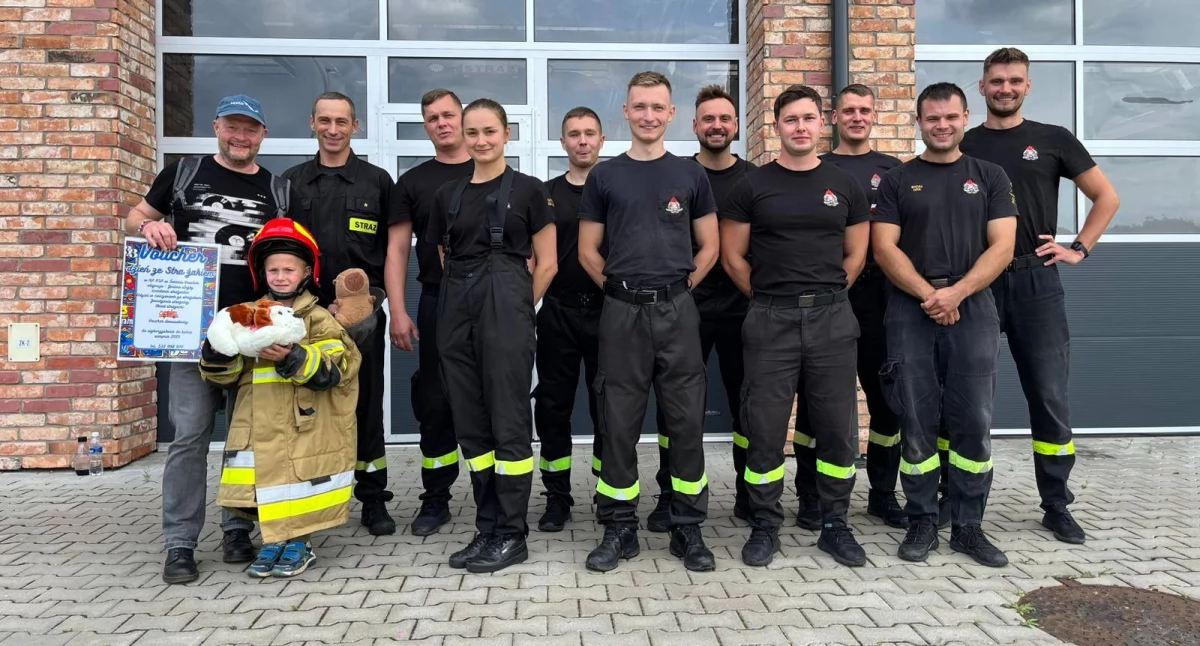 To był wyjątkowy moment dla małego Rysia. Spędził dzień ze strażakami