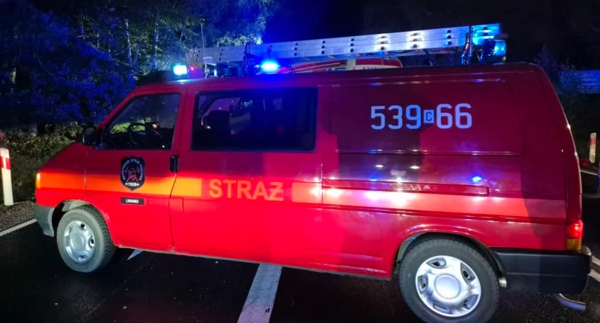 Zderzenie busa z ciężarówką. Sześć osób poszkodowanych