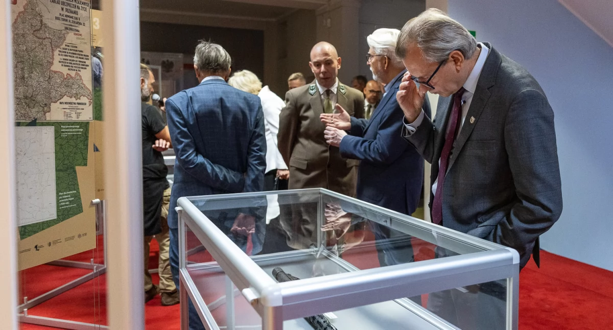 Ślady partyzanckiej historii w Borach Tucholskich. Wyeksponowano broń i rzeczy osobiste