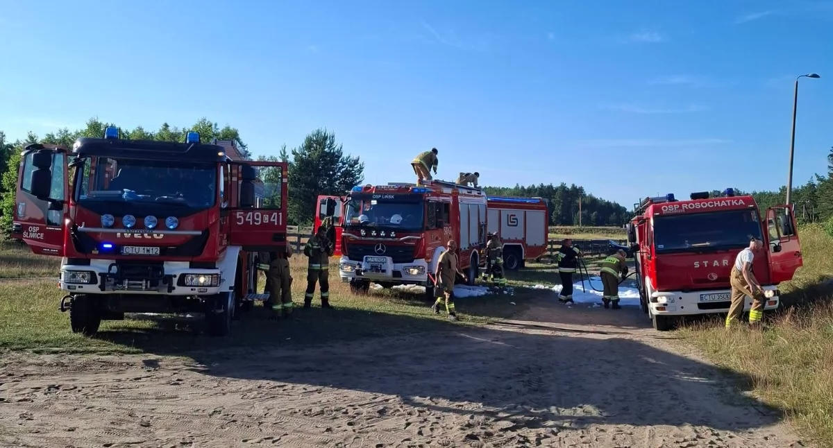 Pożar wagonu. Interwencja straży na przystanku kolejowym