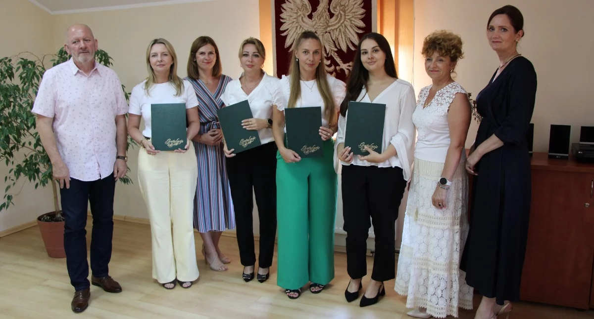 Nauczyciele z gminy Drzycim otrzymali awanse. Złożyli uroczyste ślubowanie 