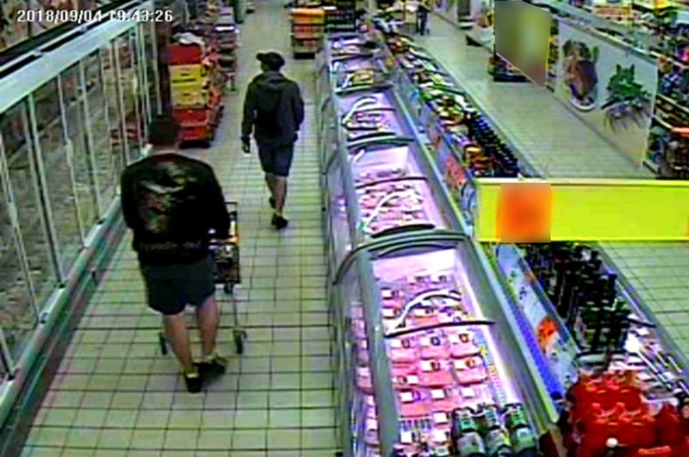 Poszukiwani sprawcy kradzieży w Biedronce w Pruszczu. Okradli sklep na ponad tysiąc złotych [WIDEO]