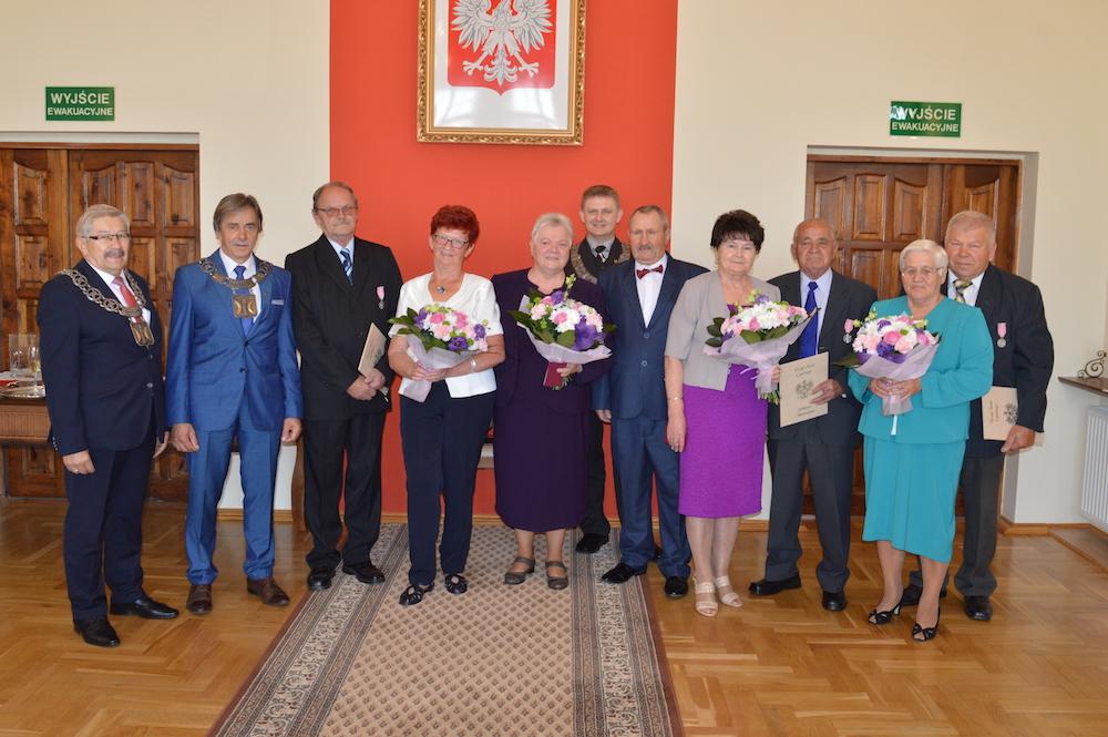 Od pół wieku razem. Cztery pary z 50-letnim stażem zostały dziś uhonorowane medalami