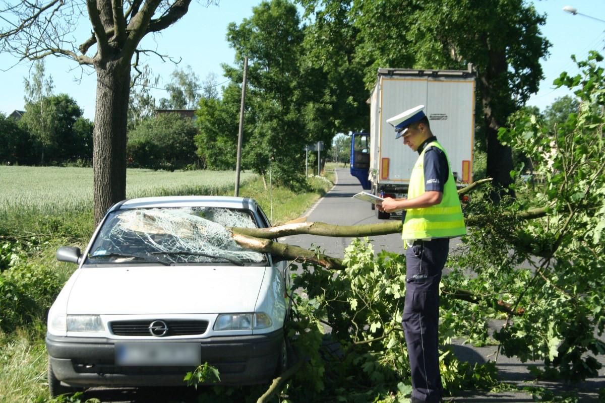 Dwa wypadki drogowe w powiecie świeckim. Dwie osoby trafiły do szpitala