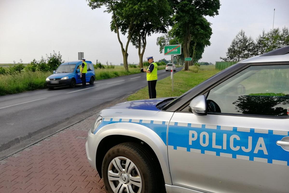 Policjanci sprawdzili alkomatem 350 kierowców. Dwóch trafiło do aresztu. Szybko nie wrócą za kółko [ZDJĘCIA]