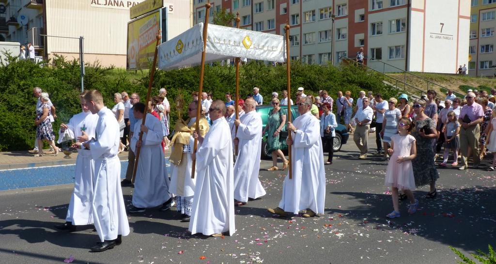 Procesja Bożego Ciała przeszła ulicami Marianek w Świeciu [ZDJĘCIA]