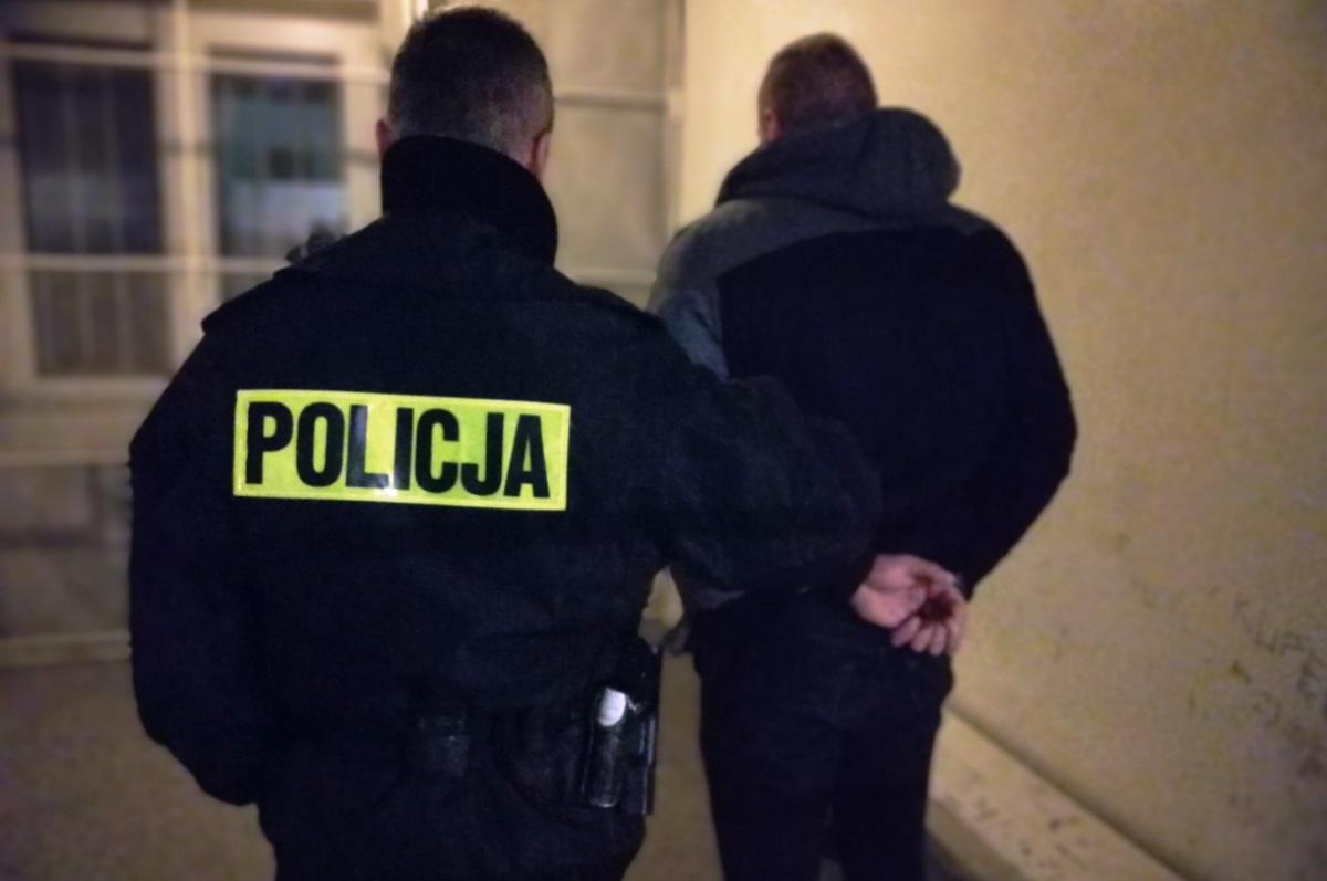21-latek kierował po paleniu marihuany. Dodatkowo w majtkach schował sobie blisko 40 gram tej używki