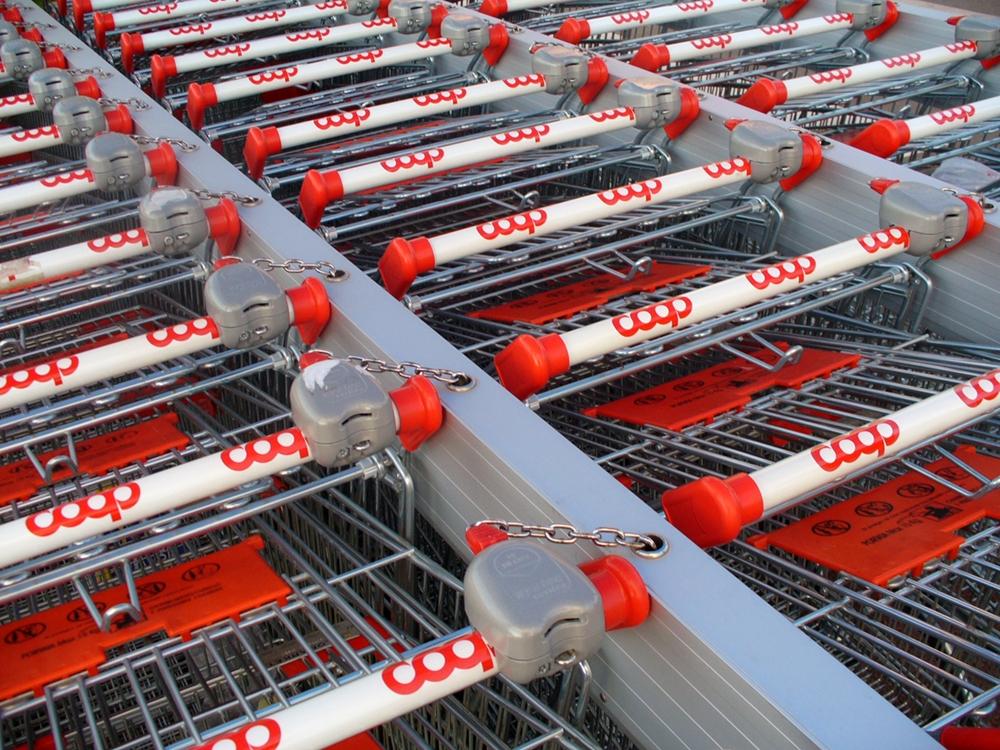 Pierwsza niedziela z zakazem handlu. Kto postanowił otworzyć i zarobić? Czy za ladą stoi właściciel?