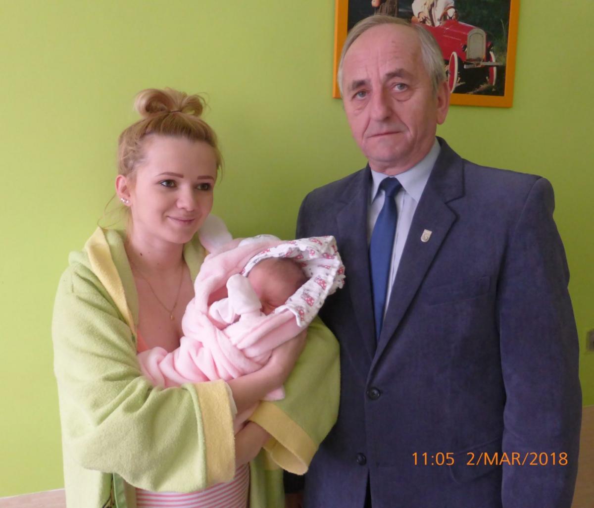 Narodziny małej Liliany były wyjątkowe. Na świecie powitał ją starosta świecki Franciszek Koszowski