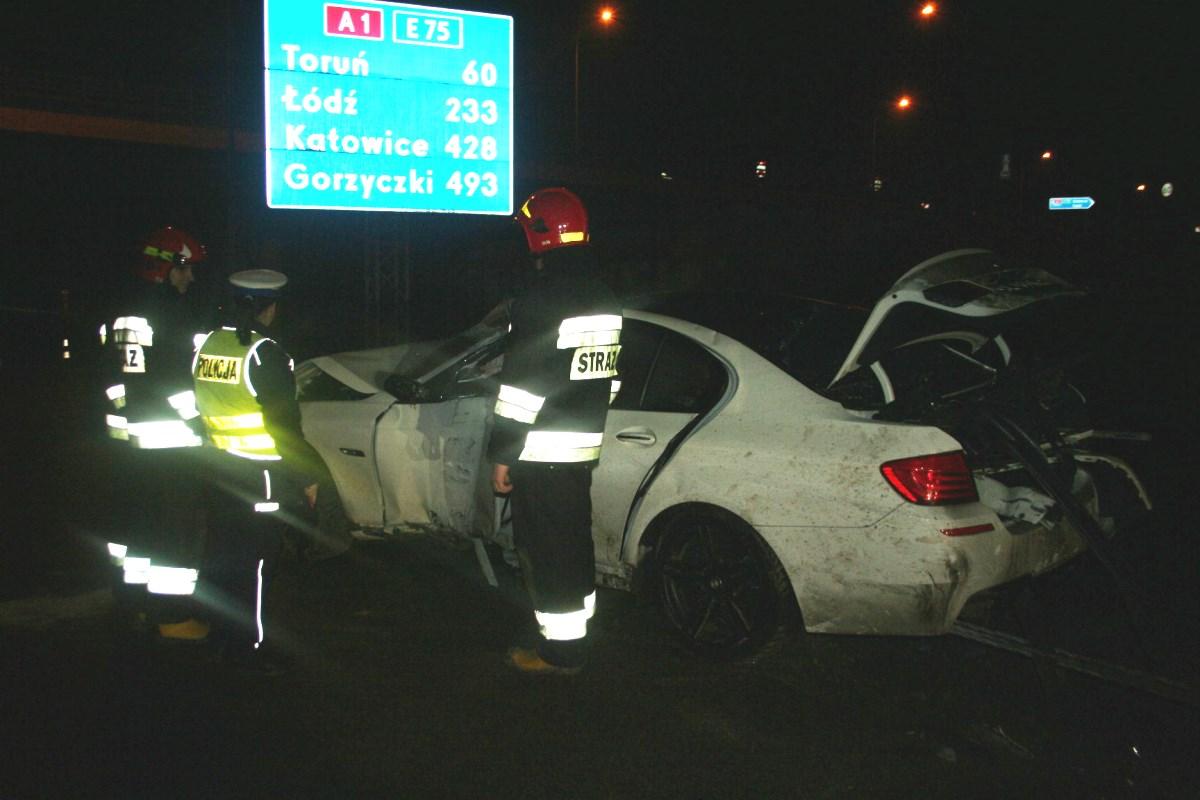 Nowe informacje w sprawie wypadku na autostradzie. Sprawdzamy, dlaczego kierowca bmw wjechał w volkswagena