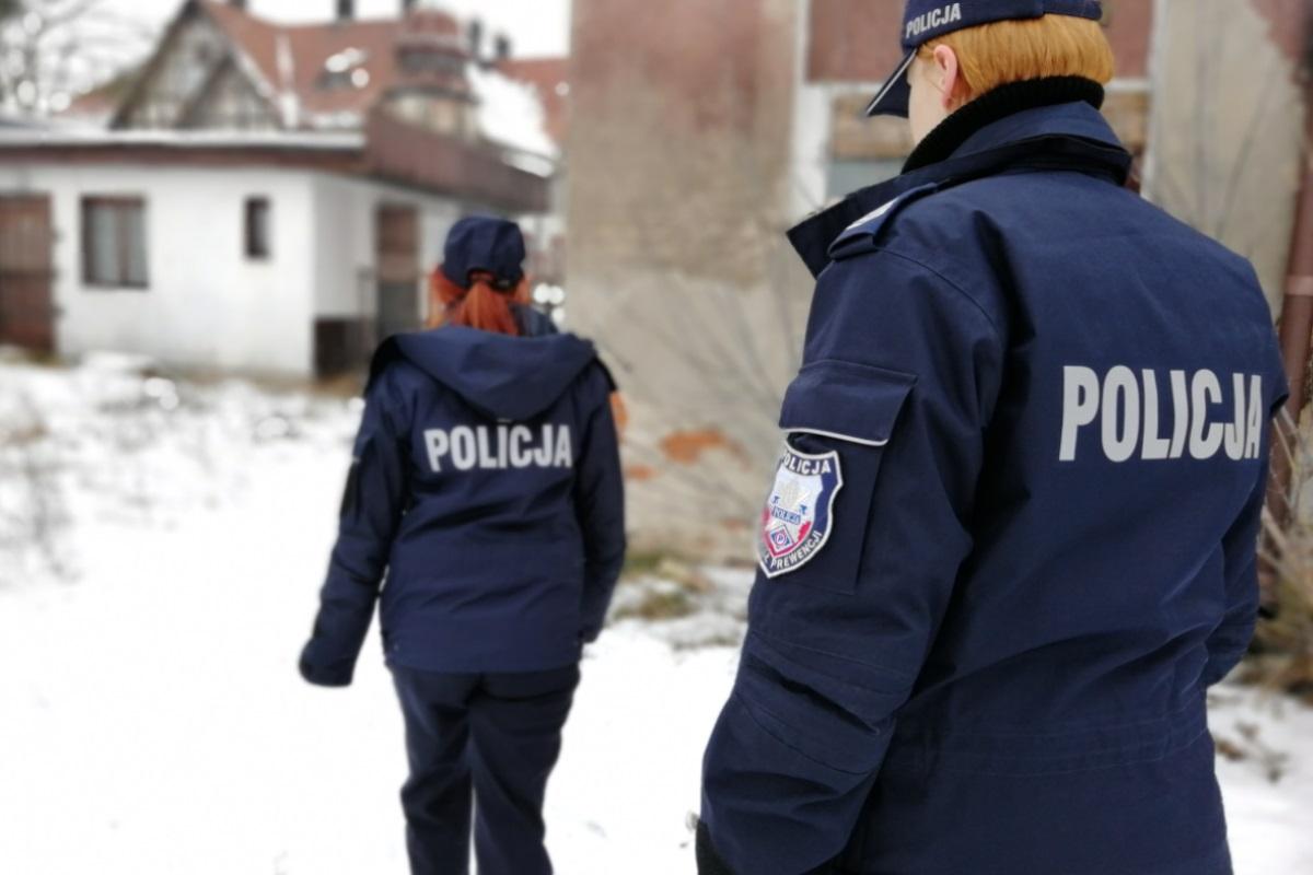 Świeckie policjantki szukały bezdomnych