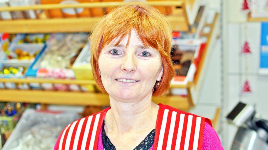 Katarzyna Frąckowska w sklepach Społem pracuje od ponad 30 lat. Każdą wolną chwilę chciałaby spędzić z wnukami