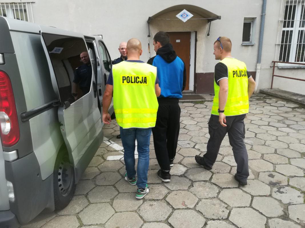 W Nowem kierowca chciał przejechać policjanta. Teraz czeka w areszcie na wyrok